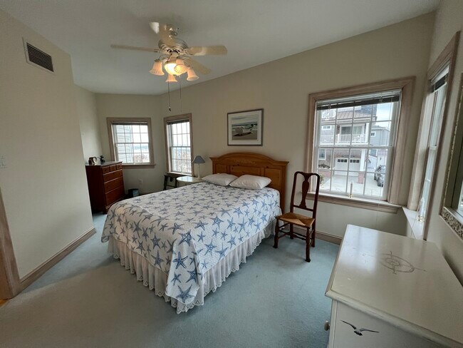 Building Photo - 921 Stenton Pl