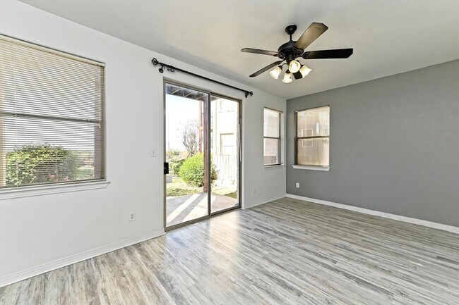 Building Photo - 4307 Eck Ln