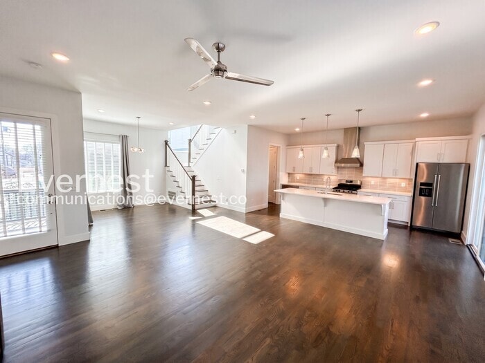 Building Photo - 915 Delmas Ave