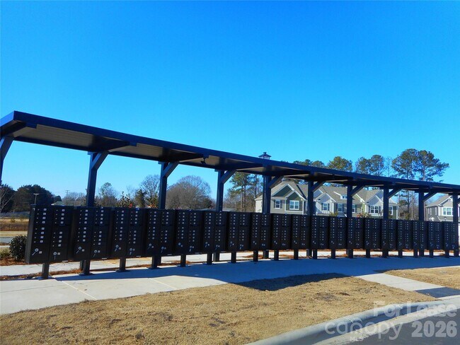 Building Photo - 2723 Yeager Dr NW