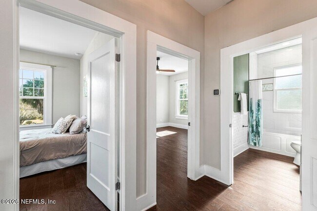 Building Photo - 2843 Oak St