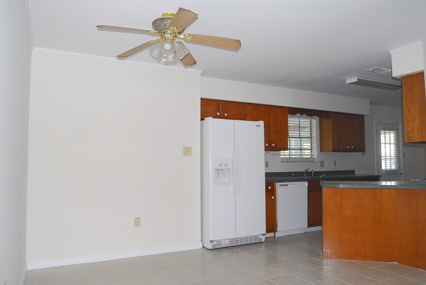 Building Photo - 104 Big Sky Dr