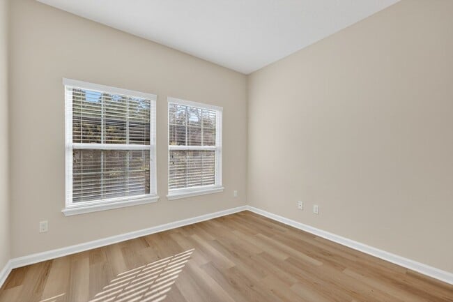 Building Photo - 11274-11271 Estancia Villa Cir