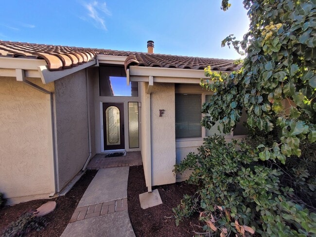 Building Photo - 1855 Scenic Dr