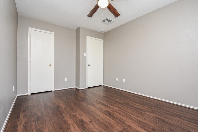 Building Photo - 642 Kiley Dr