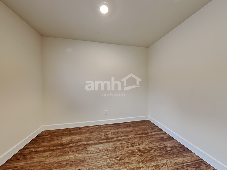 Building Photo - 12451 83rd Ave E