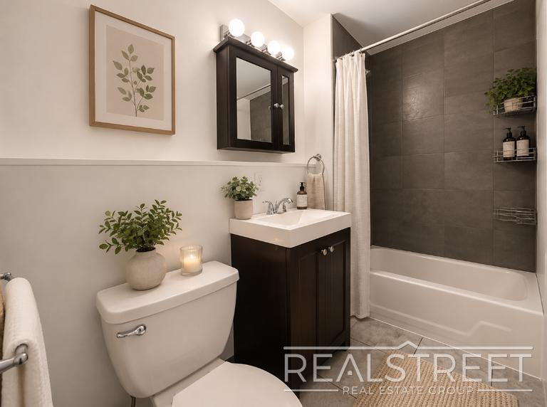 Building Photo - Kingsize Bedrooms with Private Backyard in the Heart of Bushwick