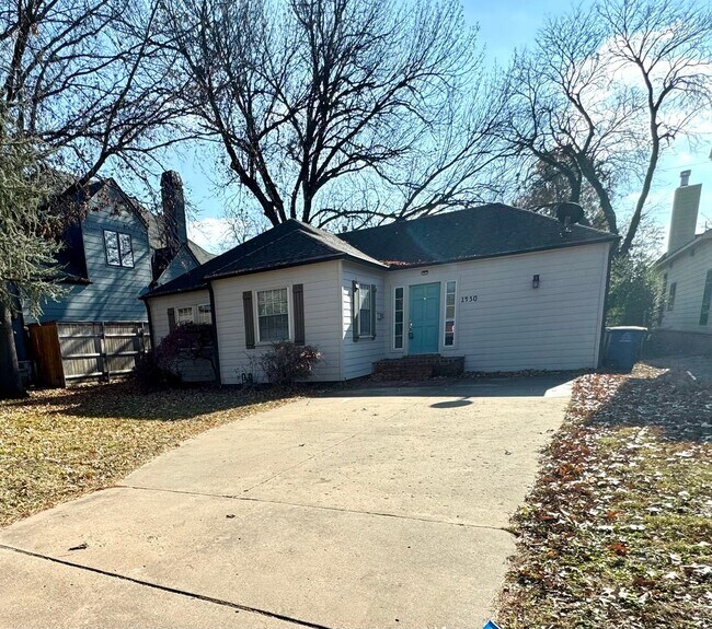 Building Photo - Charming and Remodeled 2 bedroom, 1 Bath within walking distance to everything on Brookside!