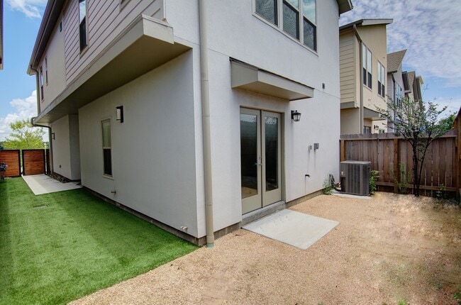 Building Photo - 462 S Centro Cir