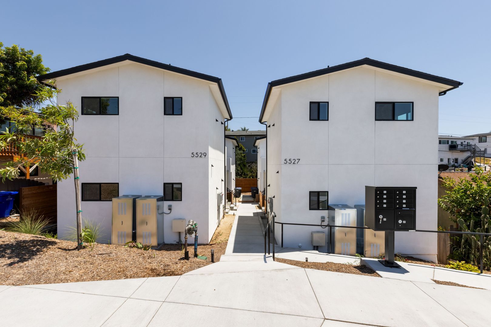 Building Photo - 5527-33 Olvera Ave