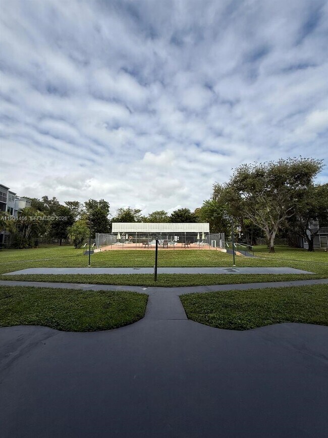 Building Photo - 1601 NE 191st St