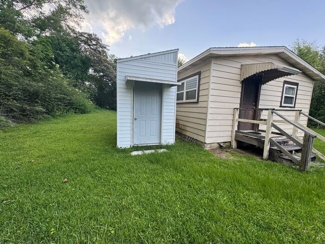 Building Photo - Cantonment - Pensacola -2 bedroom, 1 bathroom