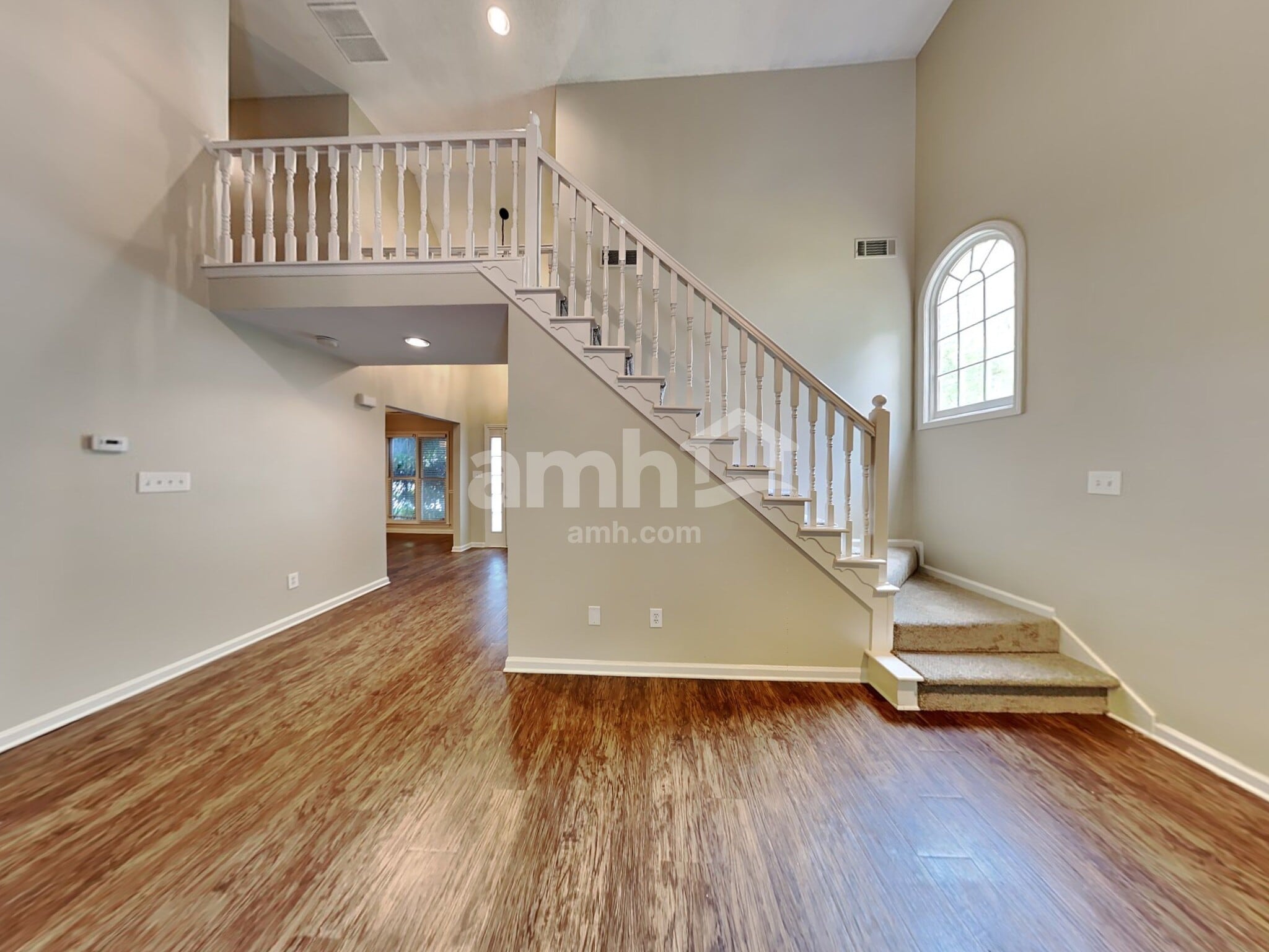 Building Photo - 581 Thornbush Ter