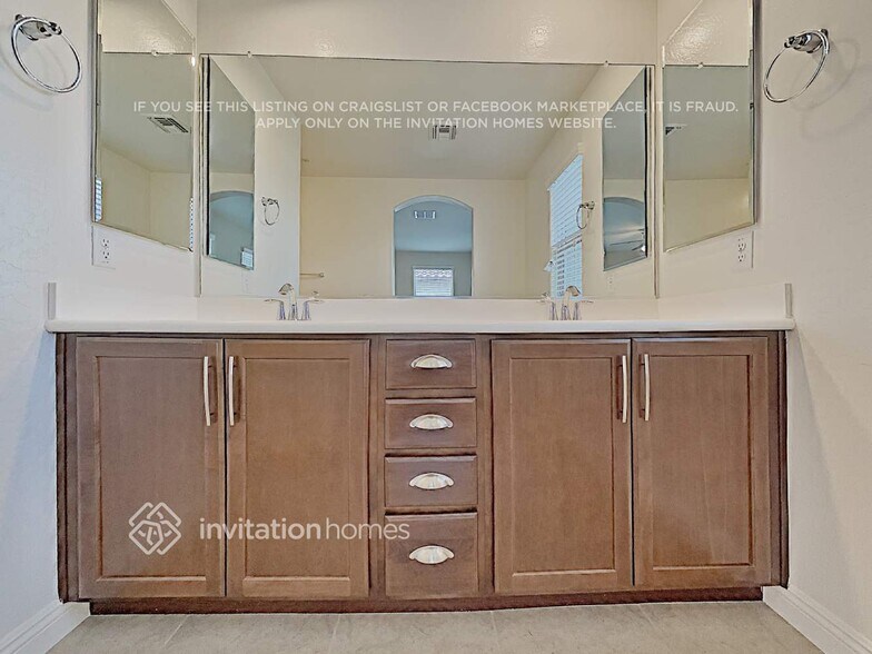 Building Photo - 1646 N 208th Ave