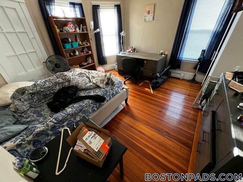 Building Photo - 49 Conwell Ave