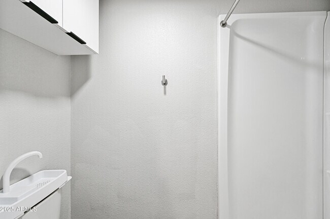 Building Photo - 3025 N 32nd St
