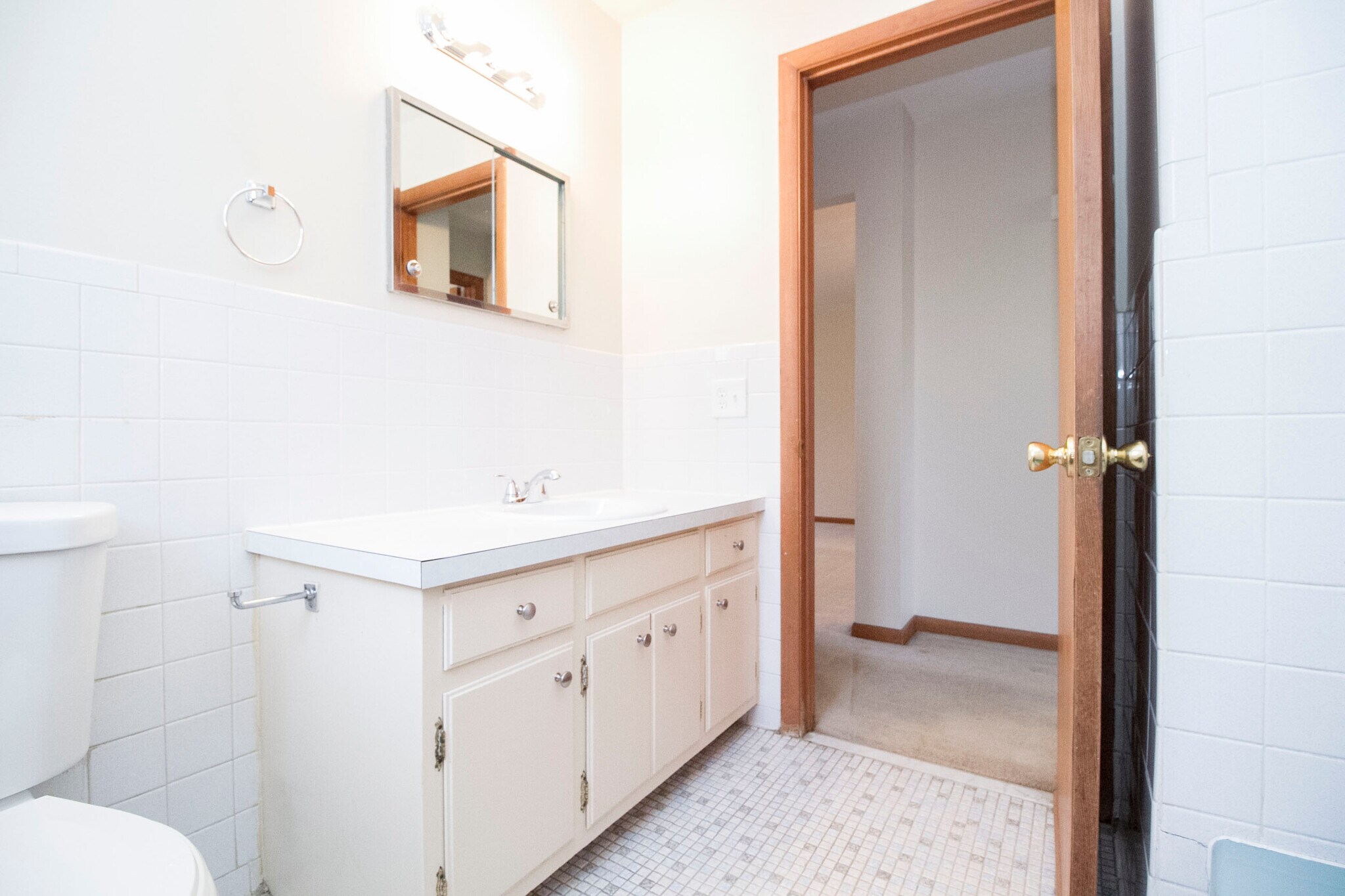 Building Photo - 3048 Carskaddon Ave