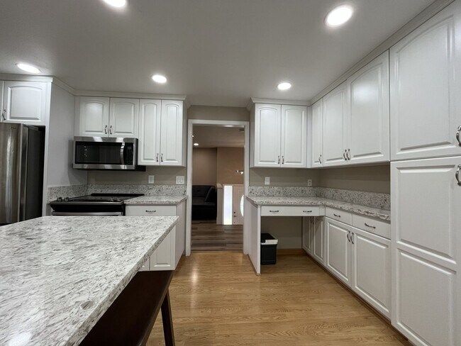 Building Photo - Three-Bedroom Home Near Nike Campus with Bonus Room, Large Deck & Two-Car Garage