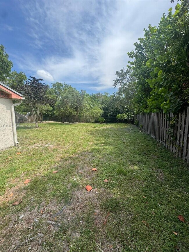 Building Photo - 15948 E Wind Cir