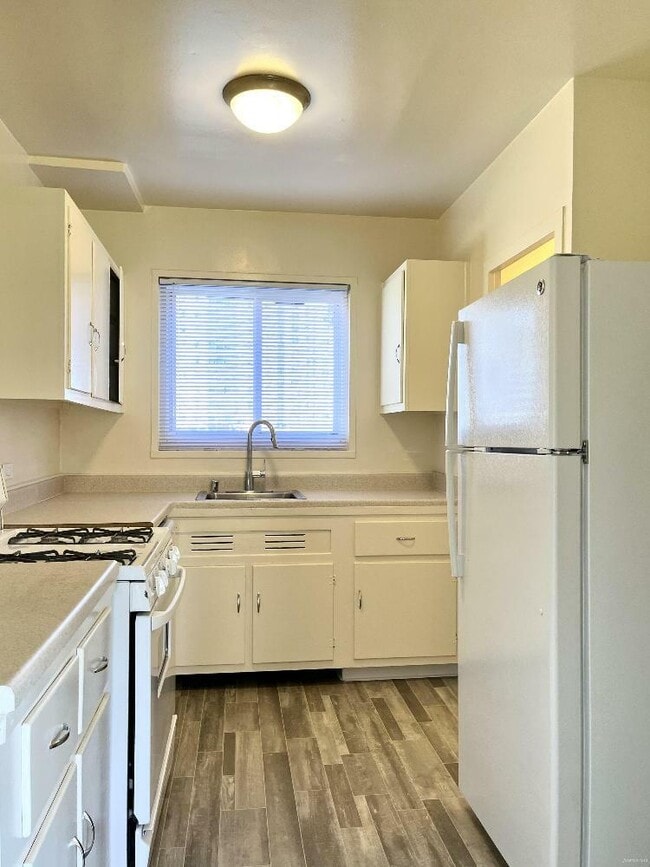 Building Photo - 207 Font Blvd