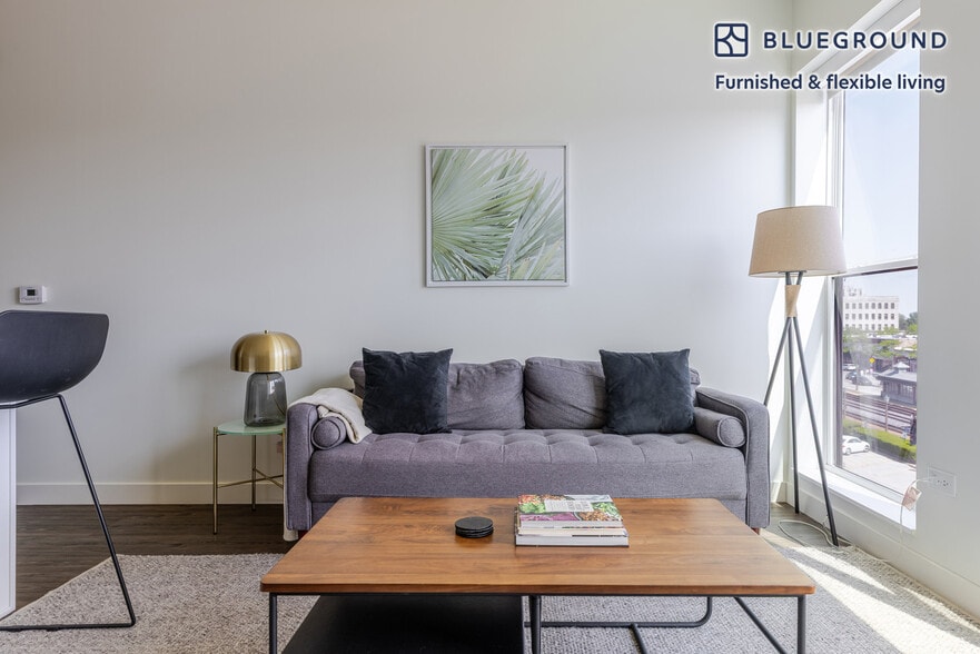 Building Photo - 100 N Addison Ave