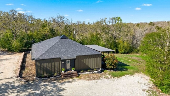 Building Photo - 8052 Perry Ln