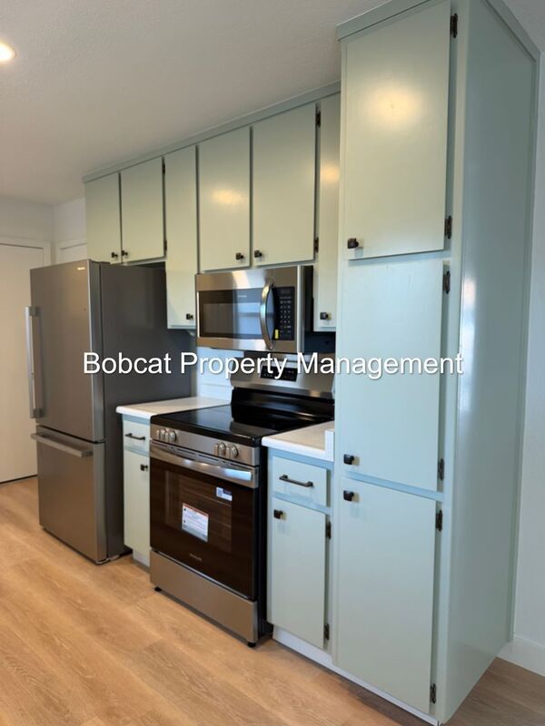 Building Photo - 1461 Hussman Ave
