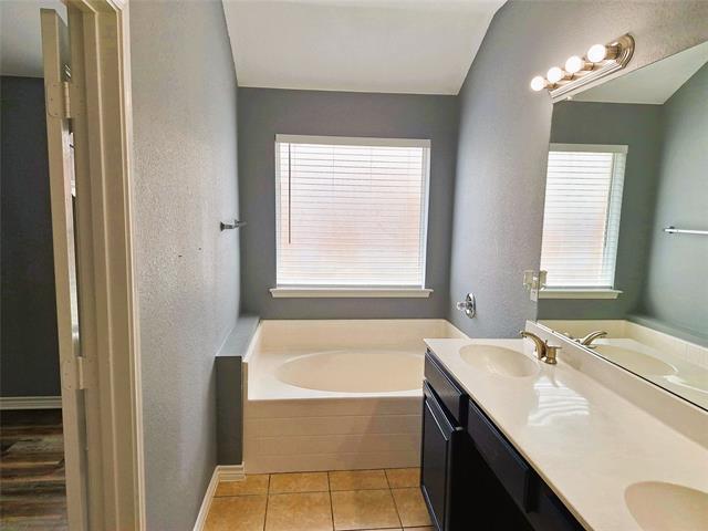 Building Photo - 812 Coppin Dr