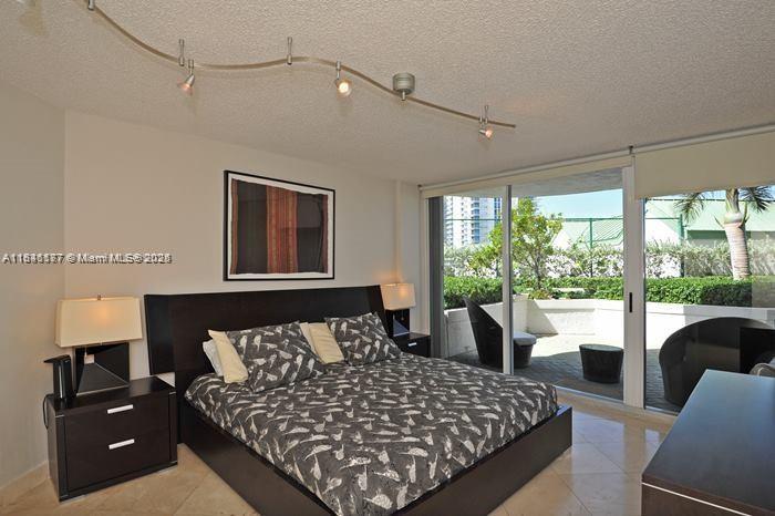 Building Photo - 16711 Collins Ave