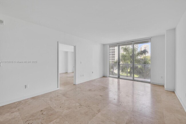 Building Photo - 500 Brickell Ave