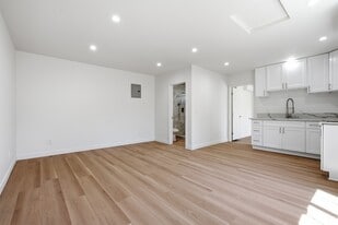 Building Photo - 11217 Lull St