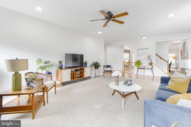 Building Photo - 115 Richard Dr SE