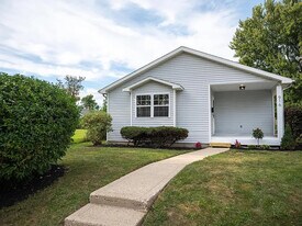 Building Photo - 916 E Dixon St