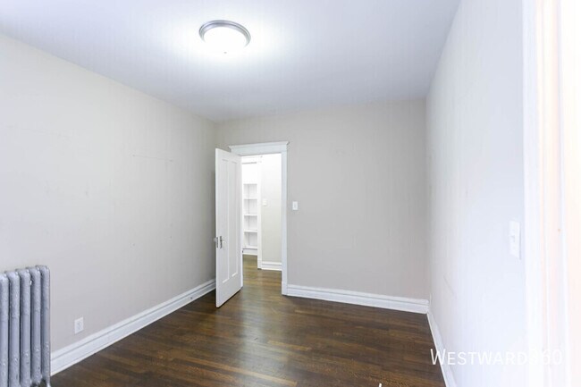Building Photo - 5417 S Drexel Ave