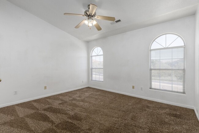 Building Photo - Spacious 3-Bedroom, 2.5-Bath Parkside Town...