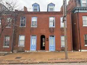 Building Photo - "Furnished Urban Oasis: Spacious 1-Bedroom in Prime St. Louis Location, SOULARD – 900 Sq Ft of Co...