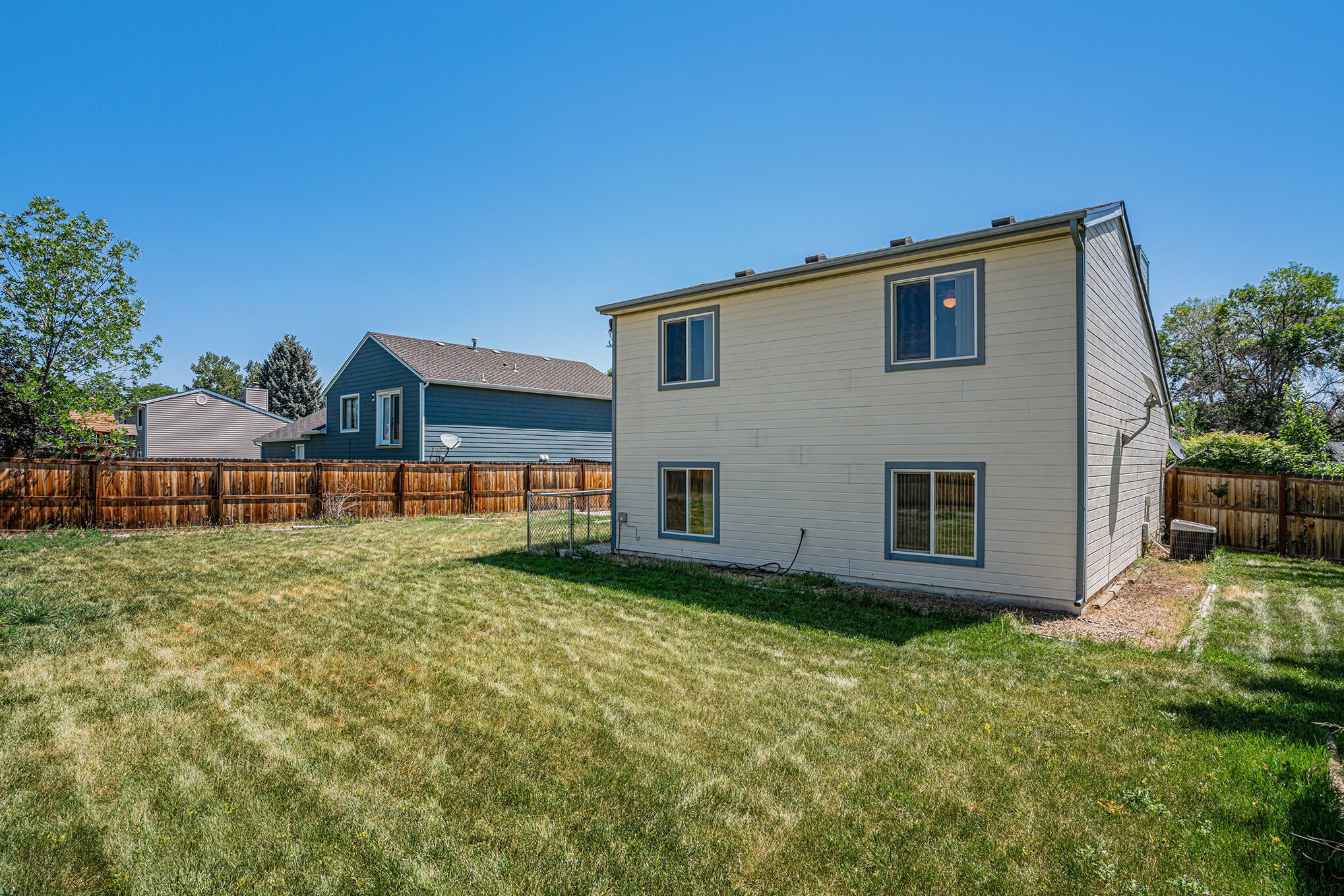 Building Photo - 2139 Daley Dr