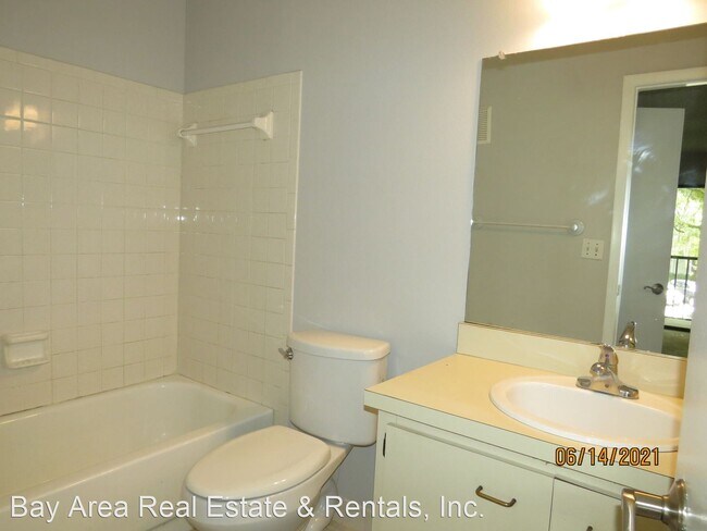 Building Photo - 2 br, 2 bath House - 6004-F Laketree Lane