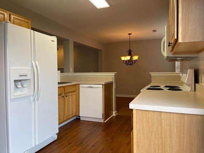 Building Photo - 3 Bed 2.5 Bath Nashville Opry Mills Area F...