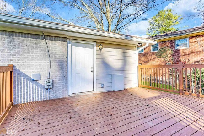 Building Photo - 2188 Glendale Dr