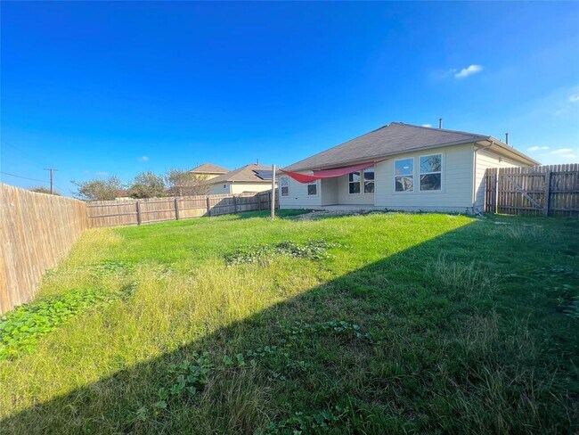 Building Photo - 802 Mitchell Dr