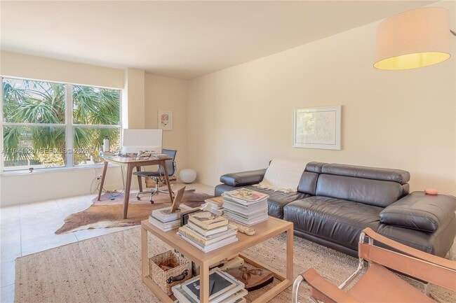 Building Photo - 1615 West Ave