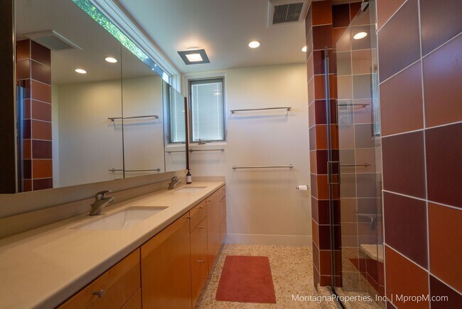 Building Photo - Custom Silicon Valley Modern Dream Home Av...
