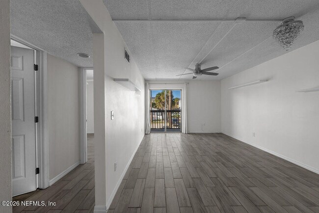 Building Photo - 400 1st St S