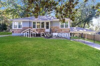 Building Photo - 4033 Clearpool Circle Rd