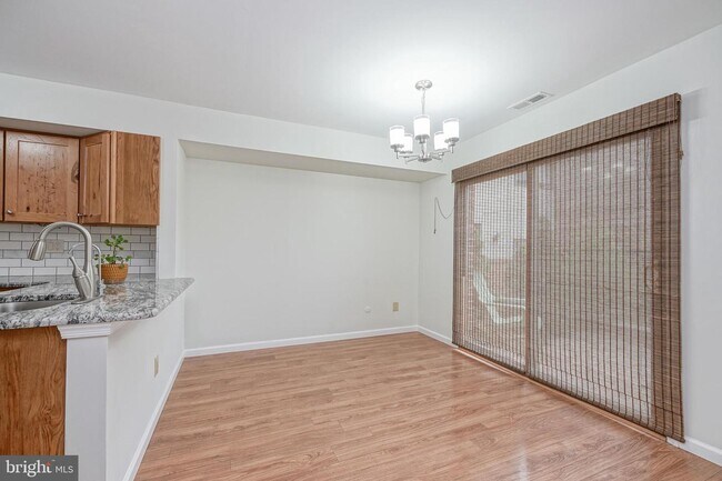 Building Photo - 37 Arrowwood Ct