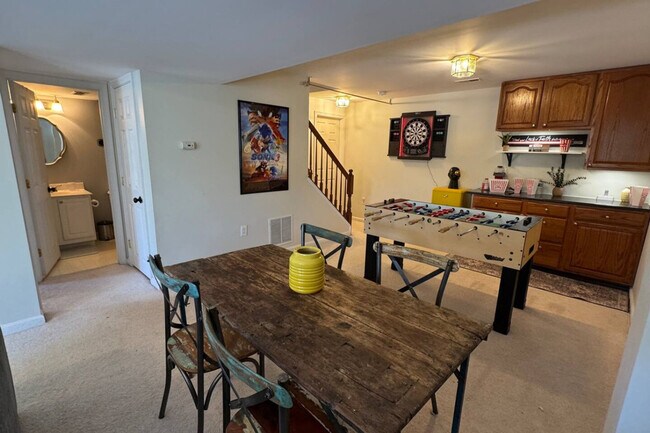 Building Photo - 9414 Grant Ave