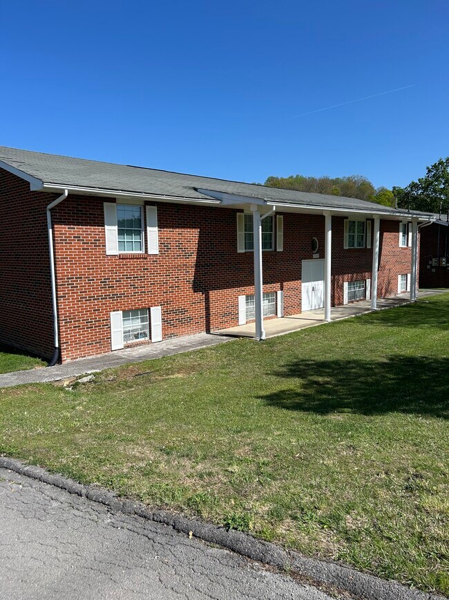 Building Photo - 2008 Kennedy Rd