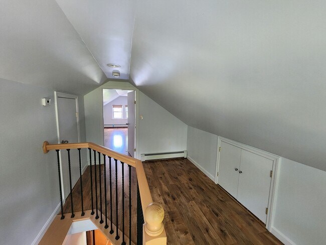 Building Photo - 35 Bowker St