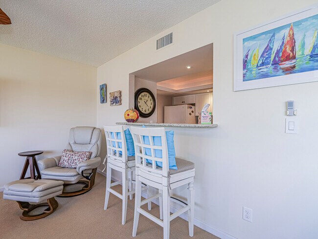 Building Photo - 1700 Ocean Dr